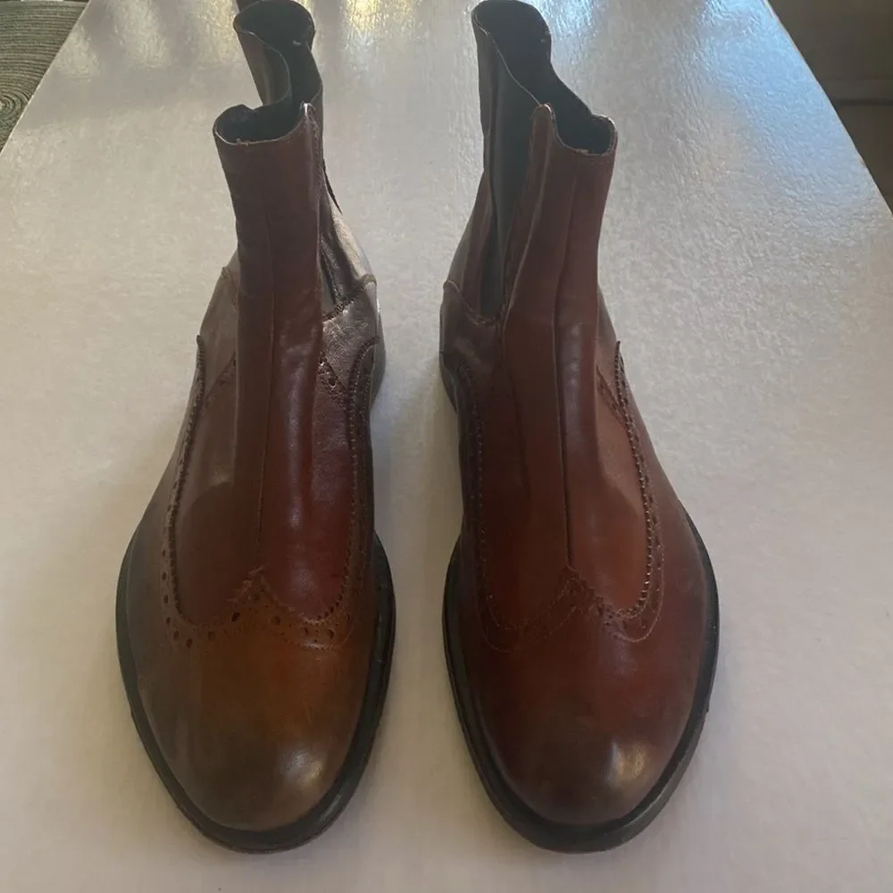 RSVP Collection Men’s Chelsea Wingtip Boots Size 10US. Made in Italy.